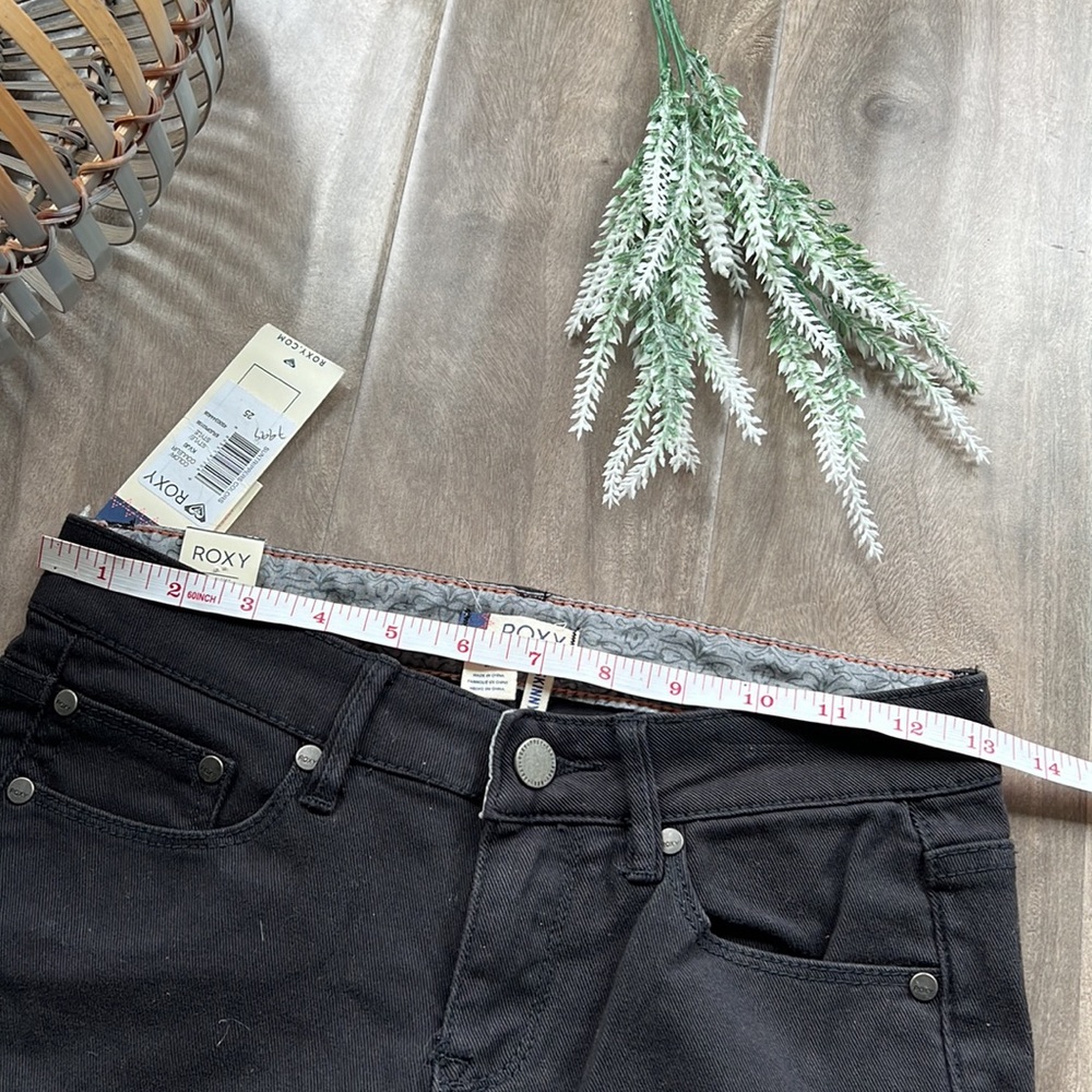 🎁4/$25 - ROXY Suntrippers black skinny jeans - 28W - NEW ☀️ - Picture 7 of 11